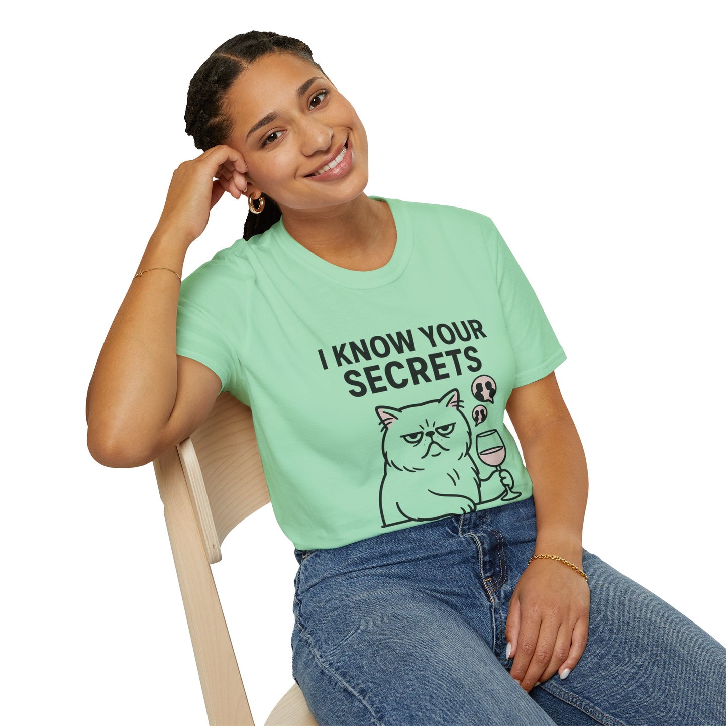 "I Know Your Secrets" Wine Cat T-Shirt, Humor Shirt, Gift for Cat Lovers, Cute Animal Tee, Unique Graphic T-Shirt