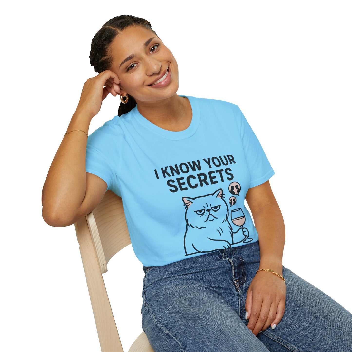 "I Know Your Secrets" Wine Cat T-Shirt, Humor Shirt, Gift for Cat Lovers, Cute Animal Tee, Unique Graphic T-Shirt